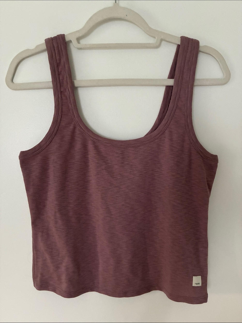Vuori Sunrise Crop Tank Dusty Mauve